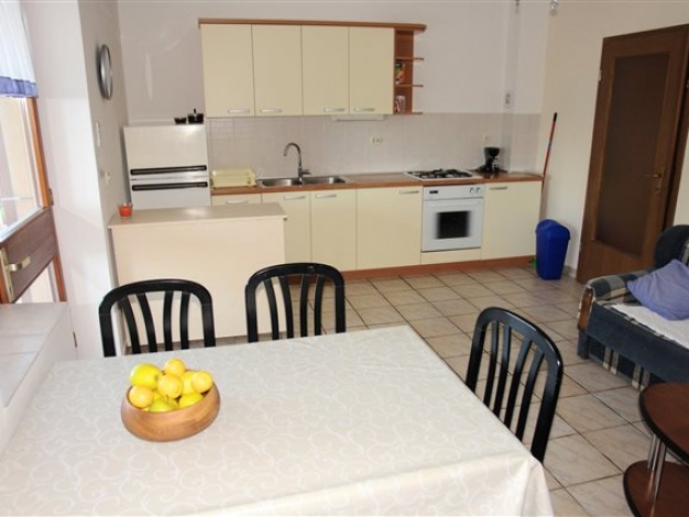 Apartmani Biserka - apt 4+1 c