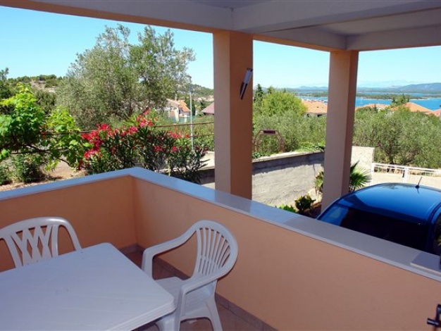 Apartmani Nena - apt 2+2